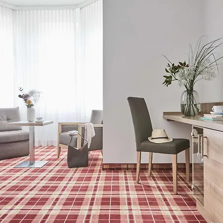 Binzer Hof Hotel 4*