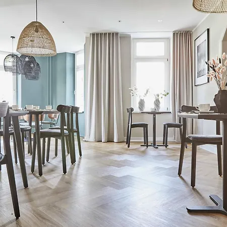 Отель Binzer Hof 4*