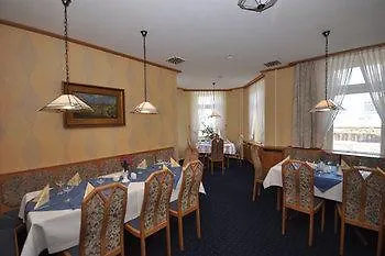 Отель Binzer Hof 4*